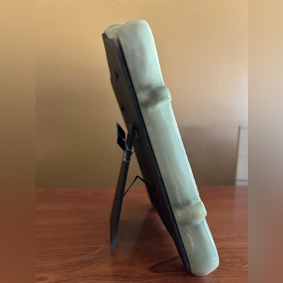 Light Green Antique Style Chunky Photo Frame / 9” x 7” Picture Frame - Picture 2 of 11